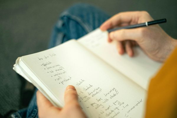 आई वडिलांच्या नावावरून नाव कसे तयार करावे
